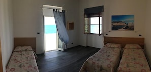Individually decorated, individually furnished, bed sheets - Residence M3 (Peschici)