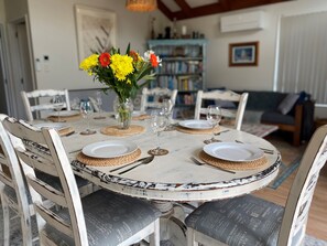 Dining - Birdsong, bush walks, biking and boating! (Waikawa Bay)