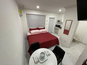 1 bedroom, in-room safe, desk, iron/ironing board