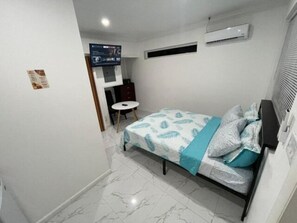 1 bedroom, in-room safe, desk, iron/ironing board