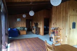 Interior - The Log cabin resort (Hatfields Beach)