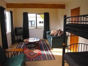 TV - Arawa Escape - Ohakune Holiday Home (Ohakune)