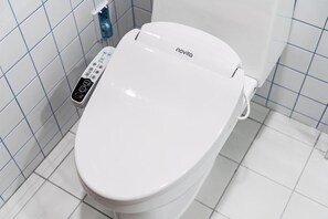 Standard Room | Bathroom