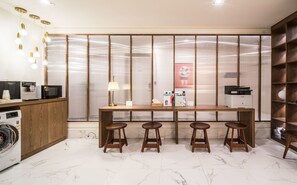 Free daily continental breakfast