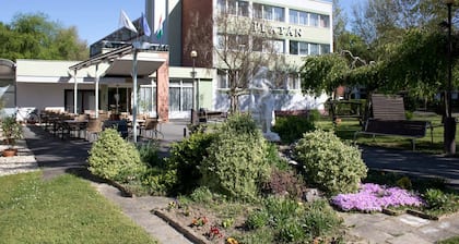 Komfort Hotel Platán