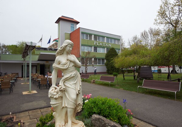 Exterior - Komfort Hotel Platán (Harkany)