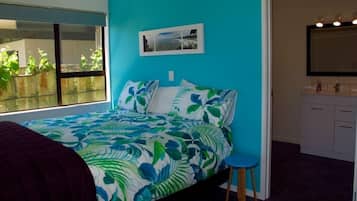 1 habitación, tabla de planchar con plancha, wifi y ropa de cama