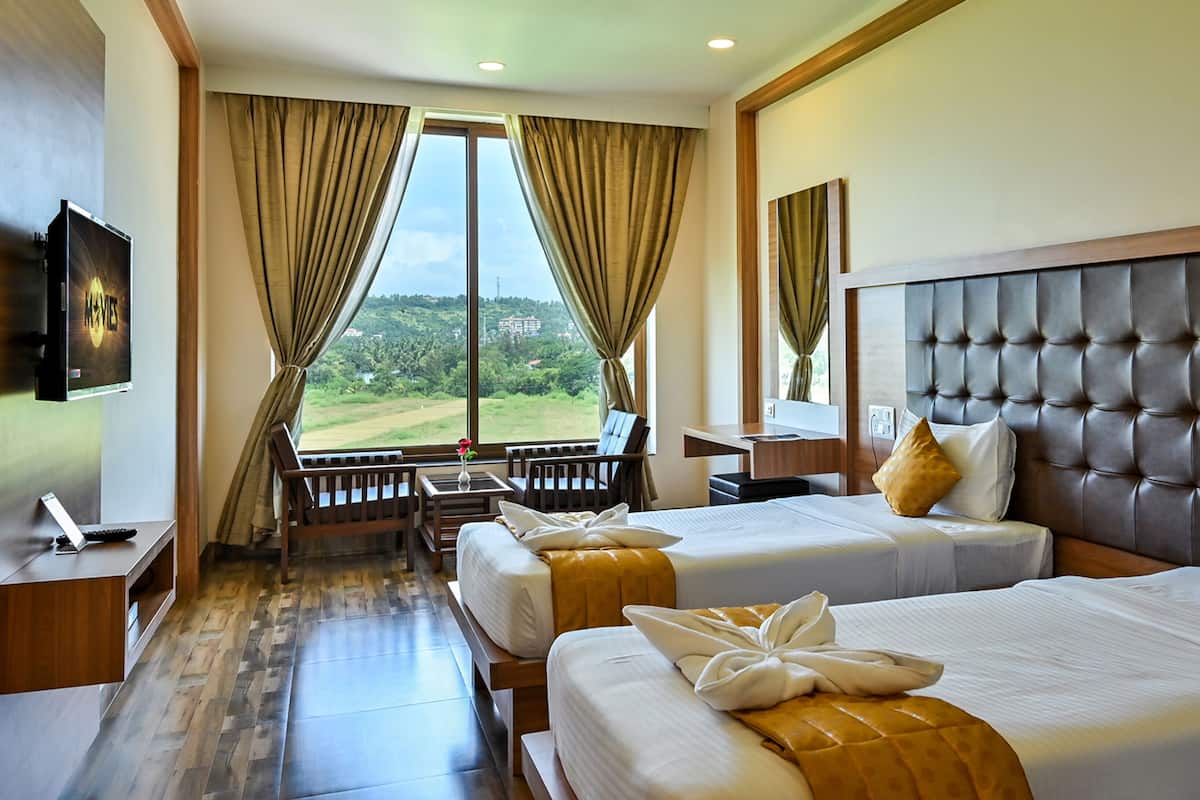 Premium bedding, in-room safe, desk, soundproofing
