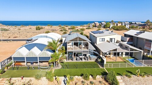 108 Madaffari Drive - bring your boat!