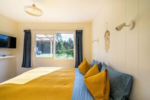 1 غرفة نوم ومكواة/لوح كي وسرير سفر وواي فاي