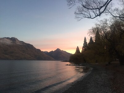 Perfect for 2-9 Guests with Fantastic Views! Thompson Street Twin C