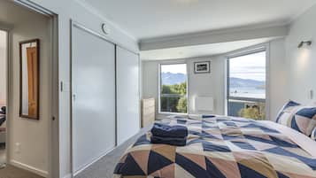 3 quartos, ferros/tábuas de passar roupa, Wi-Fi, roupa de cama