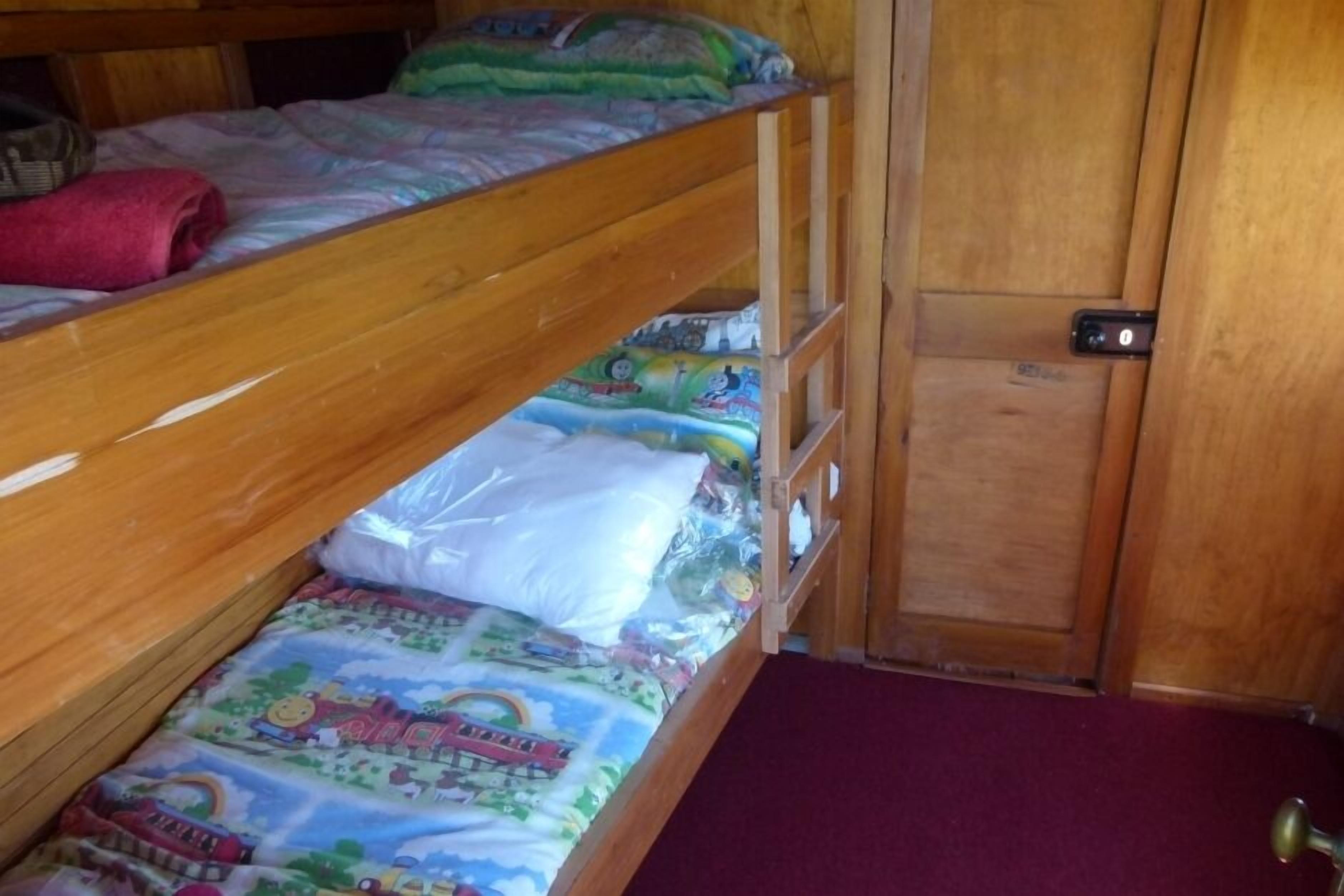 2 bedrooms, iron/ironing board, travel cot, free WiFi