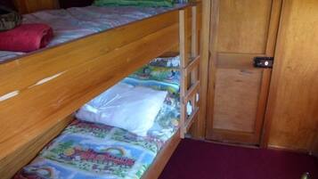 2 bedrooms, iron/ironing board, travel cot, free WiFi