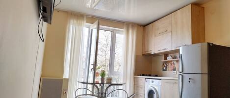 Kühlschrank, Mikrowelle