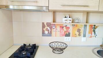 Réfrigérateur, micro-ondes