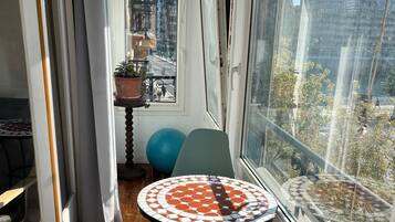 Standard Double Room Shared Bathroom | 1 dormitorio, escritorio, wifi gratis y ropa de cama