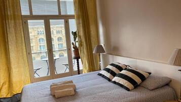 1 dormitorio, escritorio, wifi gratis y ropa de cama