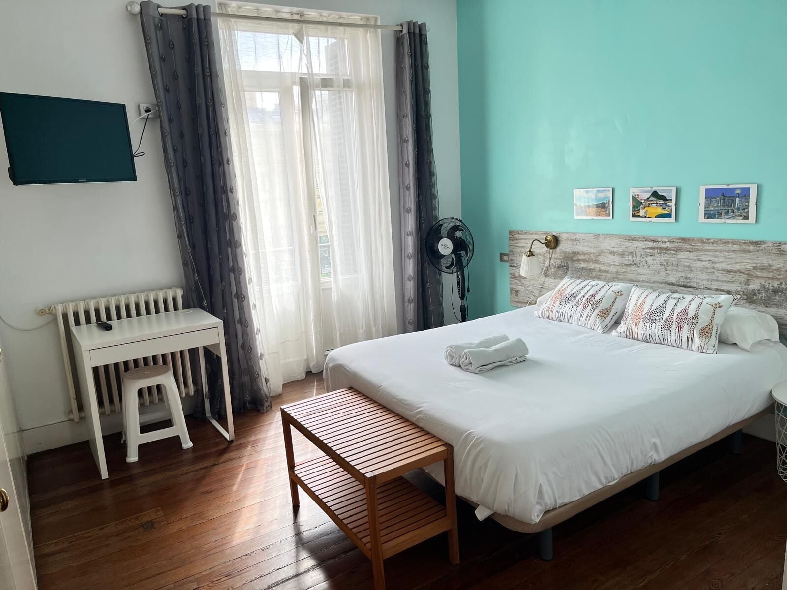 Doppelzimmer, eigenes Bad | 1 Schlafzimmer, Schreibtisch, kostenloses WLAN, Bettwäsche