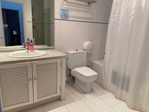 Hair dryer, towels, soap, shampoo - Kasa Reina (San Sebastián)