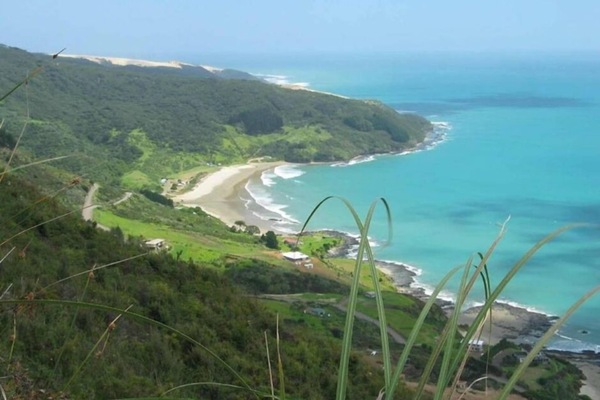 Ahipara andamp; Shipwreck Bay 40 mins away