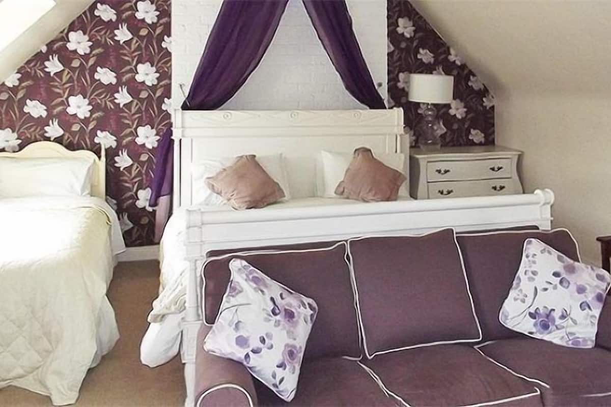 Triple Room | Free WiFi, bed sheets