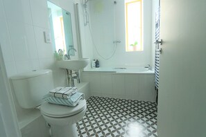 Exclusieve resortwoning, 4 slaapkamers | Badkamer | Een bad/douchecombinatie, gratis toiletartikelen, een haardroger