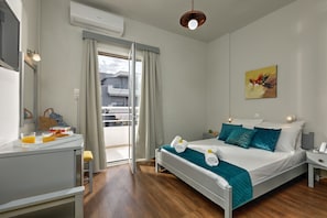 Bar mini, seterika/papan seterika, Wi-fi percuma, cadar katil