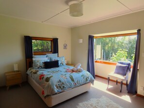 3 bedrooms, iron/ironing board, travel cot, free WiFi