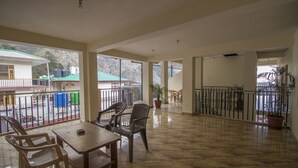Living area - HOTEL SKY VILLA (Dharamshala)