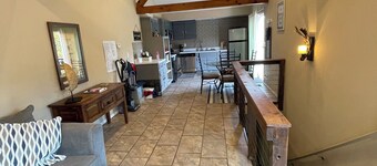 River cabin w access.  close to town.  35 foot deck