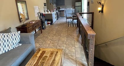 River cabin w access. close to town. 35 foot deck