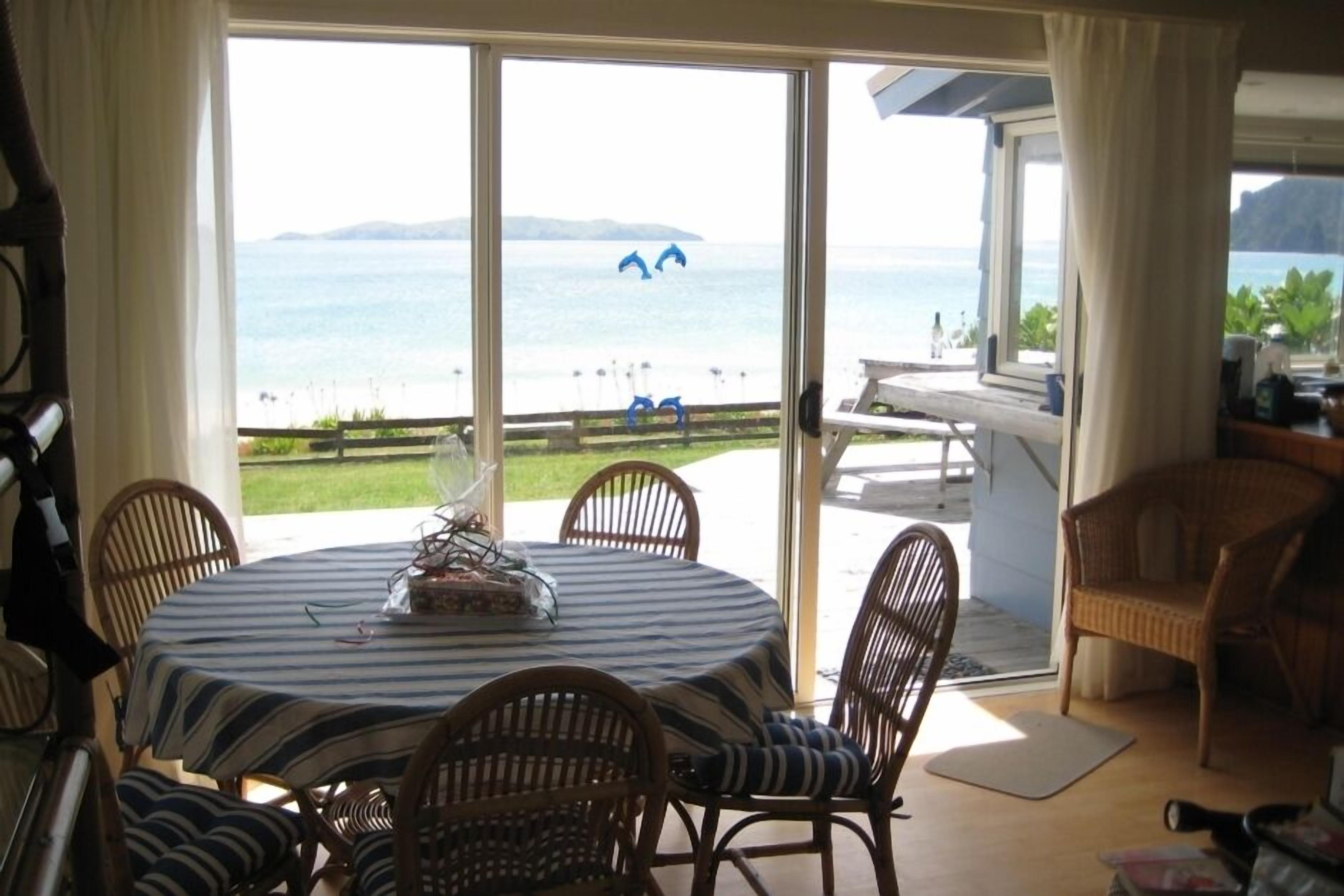 Dining/Lounge area