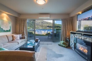 TV, fireplace, DVD player, stereo