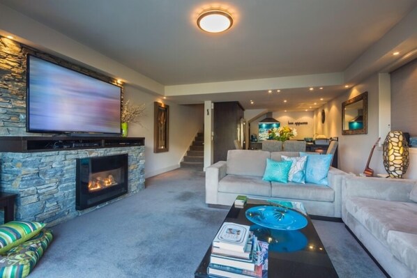 TV, fireplace, DVD player, stereo