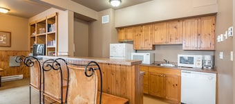 Ground Floor Creekside Walk-out Unit, Pet-Friendly, Great Trail Access!