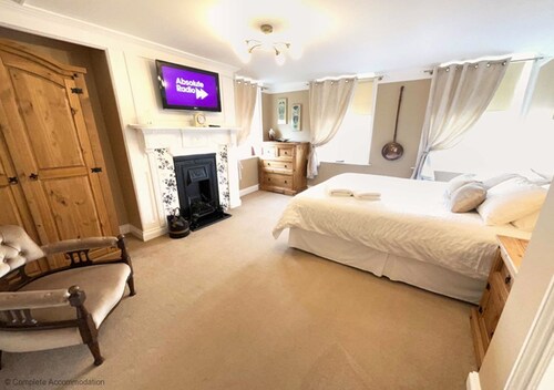 Georgian Apartment - 2 double bedrooms sleeping 4