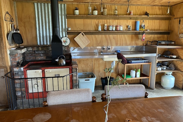 Geladeira, fogão, cooktop, chaleira elétrica