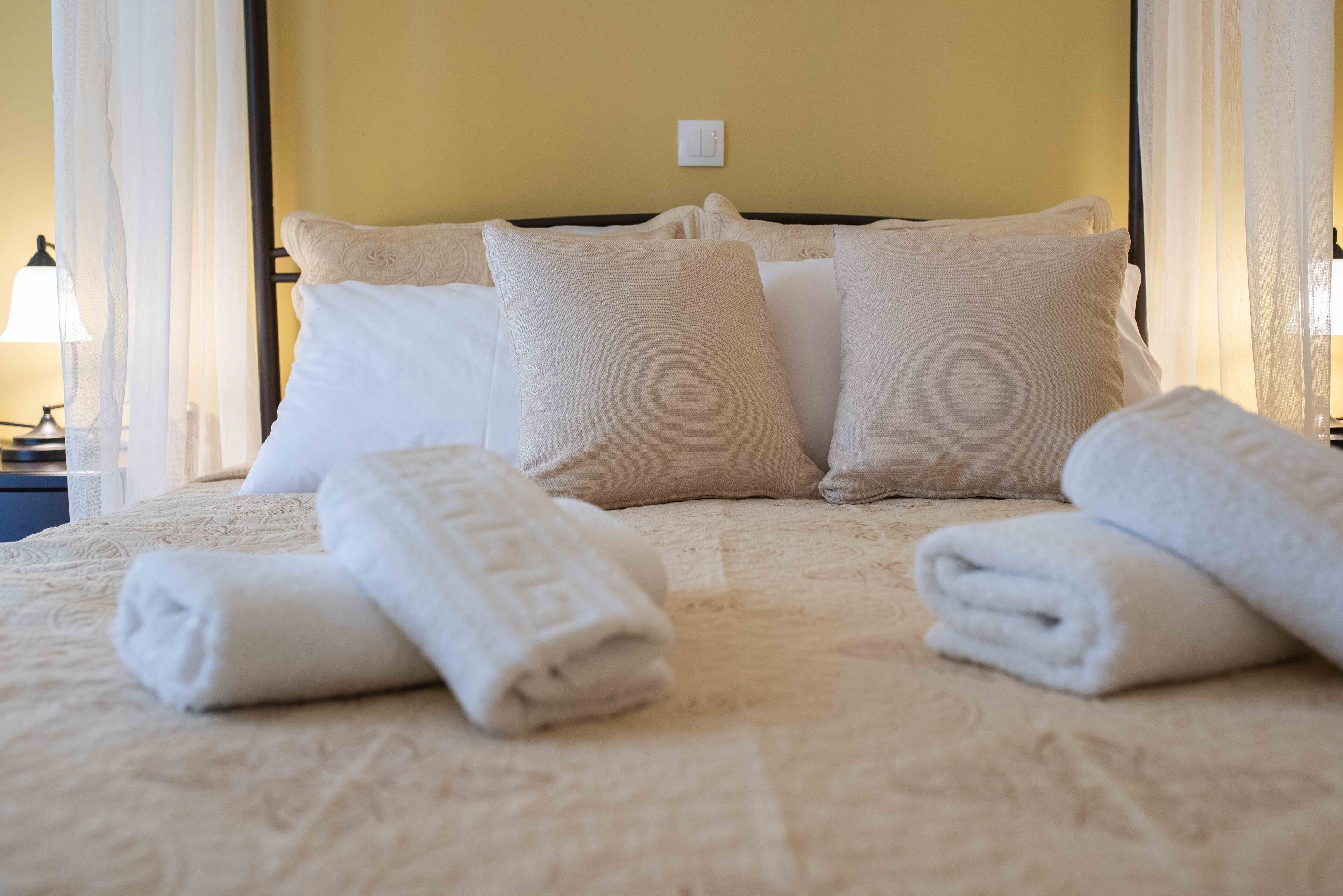 Iron/ironing board, WiFi, bed sheets