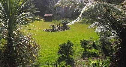 Private and Peaceful Kingfisher Paradise Cottage