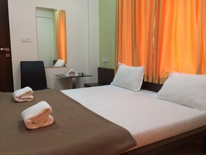 Deluxe Double Room, 1 King Bed | Egyptian cotton sheets, premium bedding, memory-foam beds, in-room safe - Hotel Shiva's Inn (Trimbak)