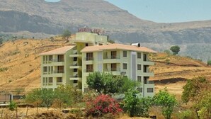 Front of property - Hotel Shiva's Inn (Trimbak)