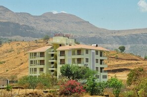 Front of property - Hotel Shiva's Inn (Trimbak)