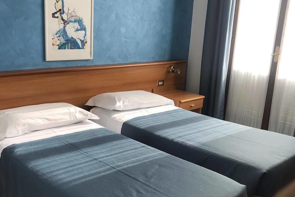 Double Room | In-room safe, free WiFi, bed sheets, wheelchair access