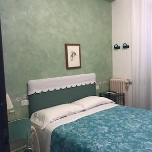 Basic Single Room, 1 Single Bed | In-room safe, free WiFi, bed sheets, wheelchair access - Hotel Ristorante Vittoria (Gignese)