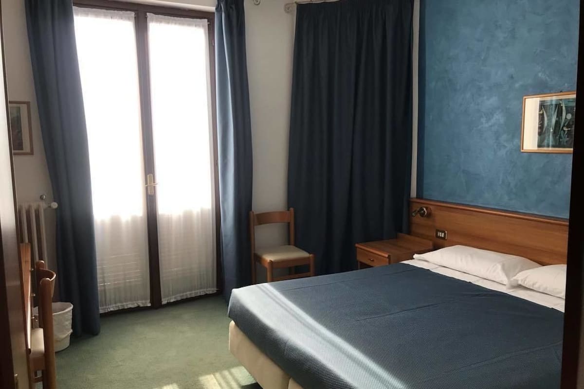 Suite Junior | Coffres-forts dans les chambres, Wi-Fi gratuit, draps fournis