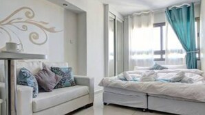 Apartemen Kota, 1 kamar tidur, Bebas Asap Rokok | 1 kamar tidur, meja kerja, dan ruang kerja ramah laptop