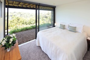 3 bedrooms, iron/ironing board, WiFi