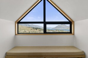 Interior - Fantail on Goldleaf - Queenstown Holiday Home (Queenstown)