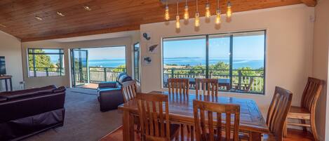 Smart TV, DVD player